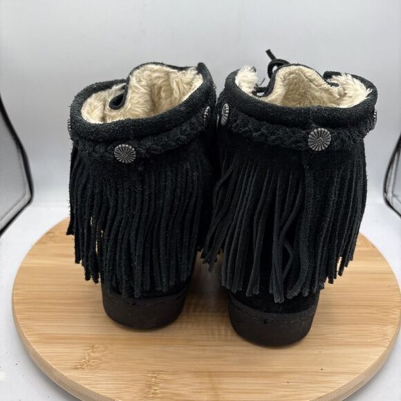 Minnetonka Womens Black Suede Fur Lined Ankle Boots Fringe Moccasin Lace Up Sz 7 - Picture 6 of 10